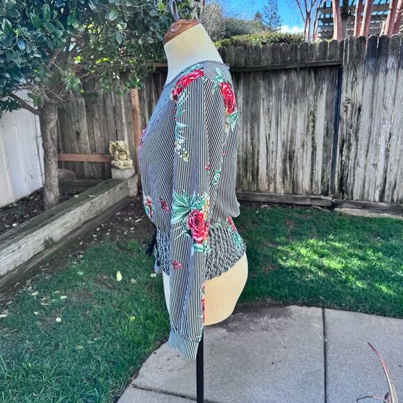 MILEY & MOLLY Women’s Size Medium Blouse Shirt Top Striped Floral Lace Up Cinch - Picture 7 of 9